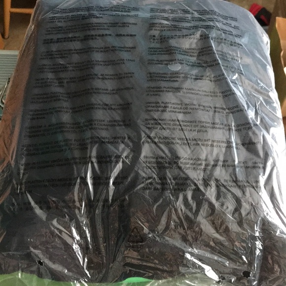 Jeffree Star Can’t Relate Green/Black Hoodie - Picture 6 of 6